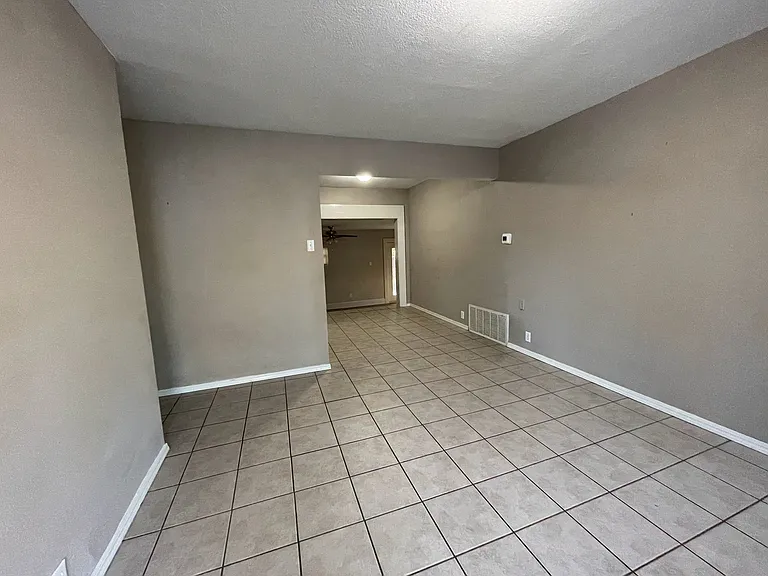 1807 Comanche St NW — Photo 15