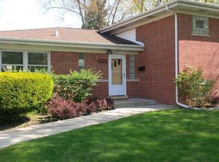 422 Ridge Rd #44, Wilmette, IL 60091