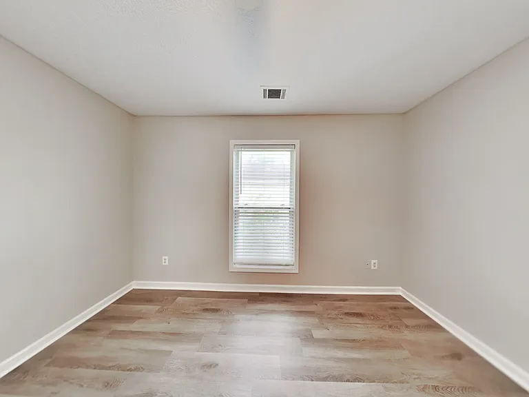 729 Cooper St SW — Photo 10