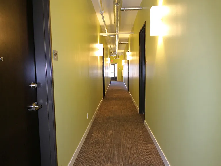 La Pompadour Apartments — Photo 36