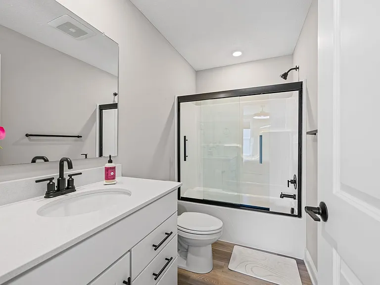 233 Lake Balaton Dr — Photo 24