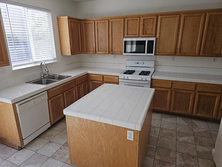 35 Klondike Ct — Photo 8