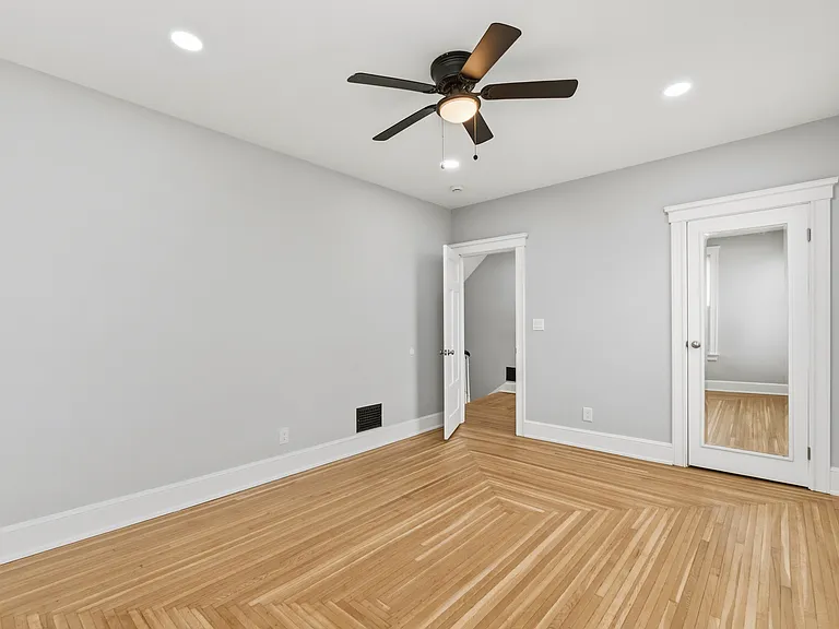 2978 Wardall Ave — Photo 16