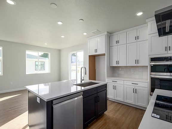 5th image of 227 W Waterstone Cir #6