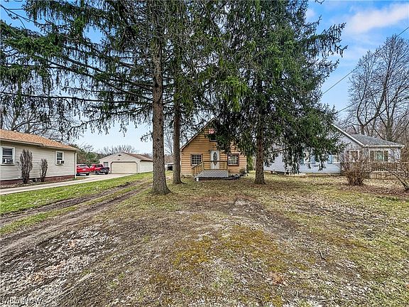 2nd image of 613 N Raccoon Rd