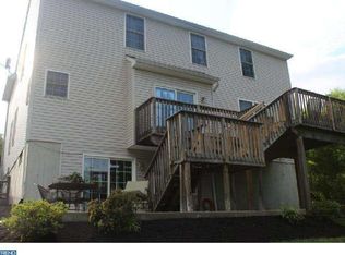 317 Woodbridge Ln, Douglassville, PA 19518