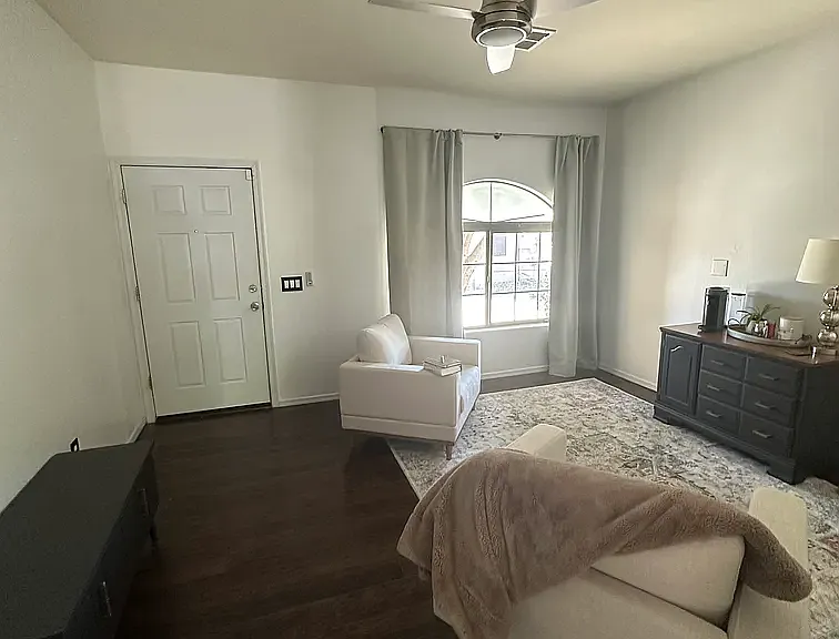 3010 E Kings Ave — Photo 5
