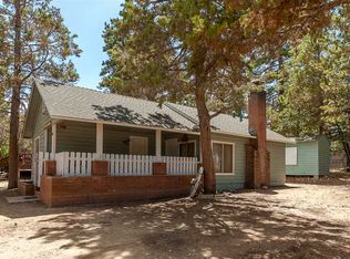 584 Maple Ln, Sugarloaf, CA 92386