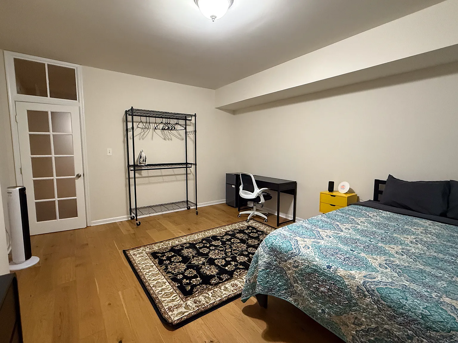 1 bed, 2460 sqft, $1,100 — Photo 2