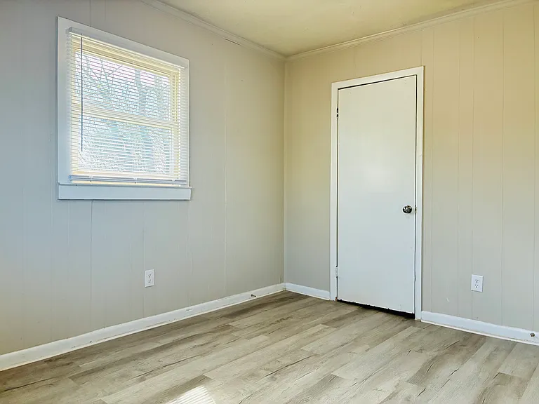 409 Morton St #D — Photo 8