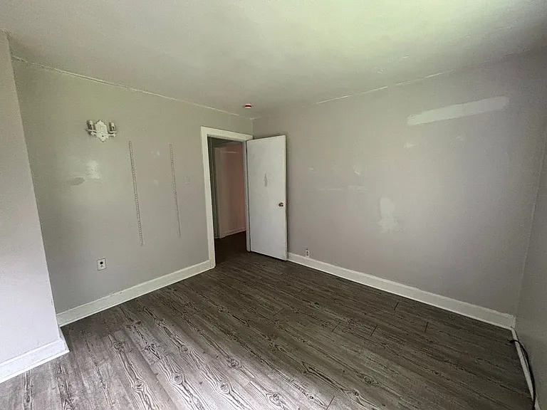 655 Beatty Rd — Photo 13