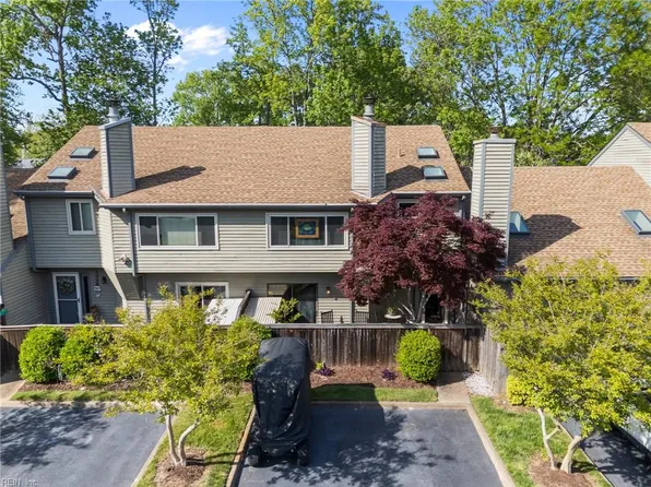 1526 Colonnade Dr, Virginia Beach, VA 23451