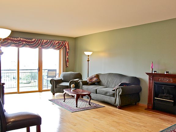 3rd image of 6430 W Berteau Ave APT 511