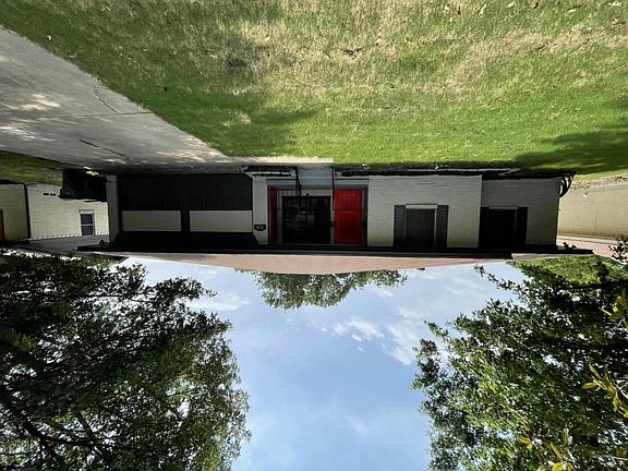 2nd image of 2138 Lynbrook Ln