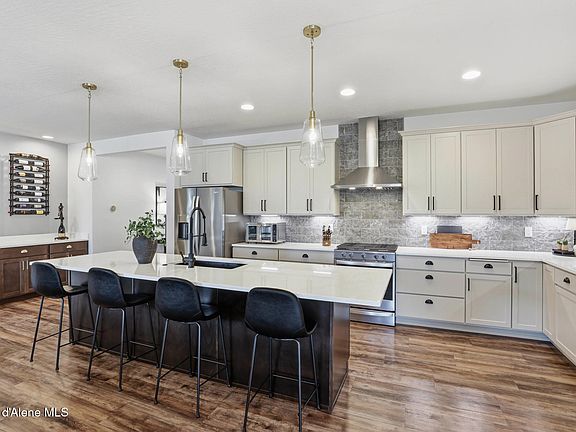 3rd image of 2119 W Domaine Dr