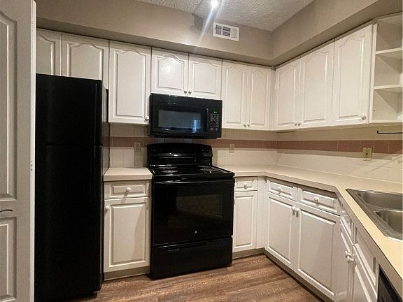 3rd image of 332J Village Pointe Dr #10