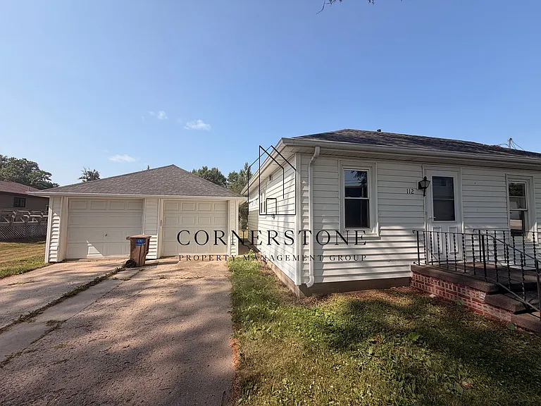 112 E Court St — Photo 2