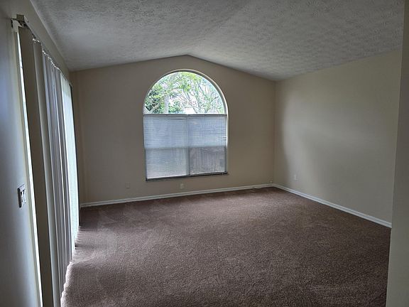 5th image of 2601 SE Creston Ln