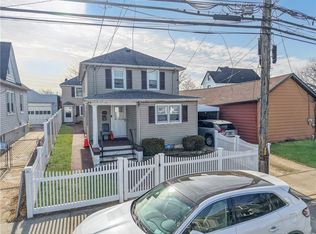 109 Roger Ave, Inwood, NY 11096