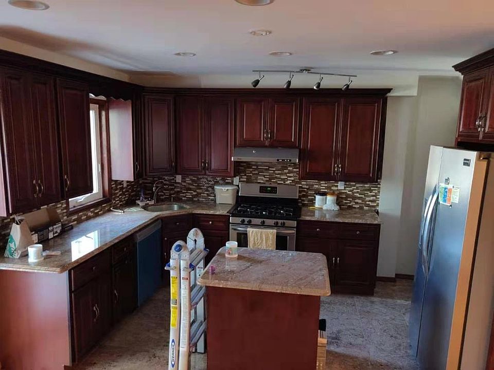 1st image of 8225 251st St