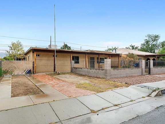 3rd image of 2716 Aliso Dr NE