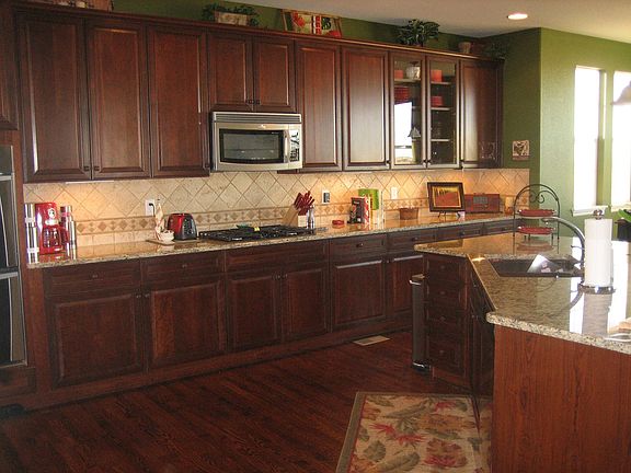 eat in kitchen