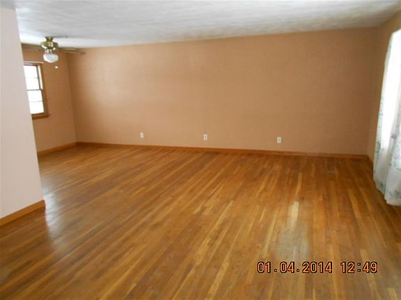 3rd image of 5802 Alma Dr
