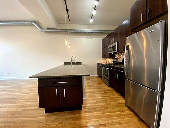 3rd image of 2778 N Milwaukee Ave APT 224