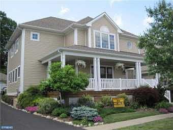 1st image of 960 Pinehurst Dr