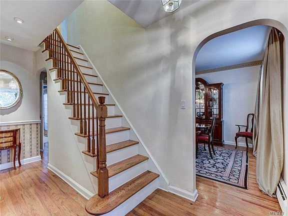 3rd image of 63 William St