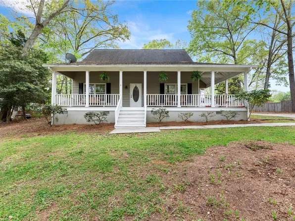 3836 Cherokee Frd, Gainesville, GA 30506