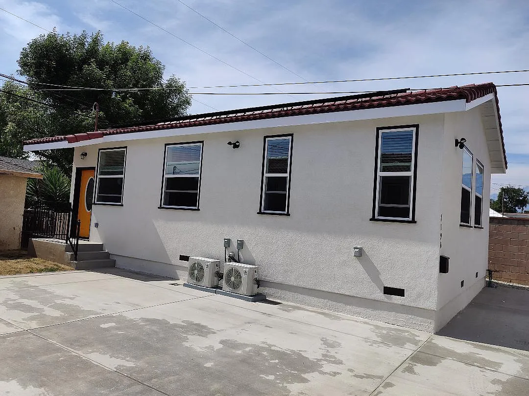 Building Photo - 719B N Vine Ave
