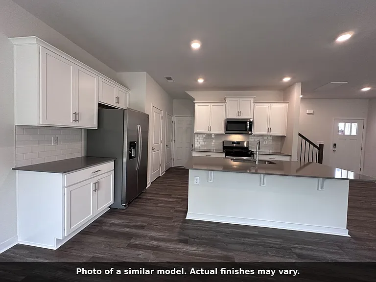 659 13th Avenue Dr NE — Photo 4