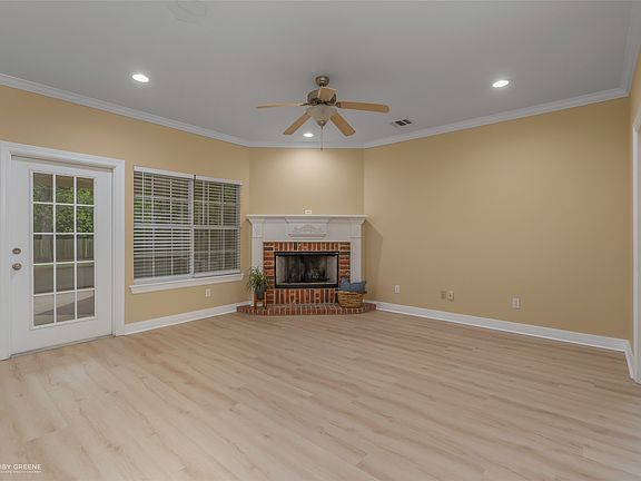 5th image of 102 Dogwood South Ln