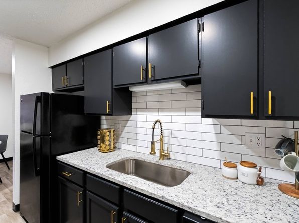 1703 N Interstate Highway 35 #5C