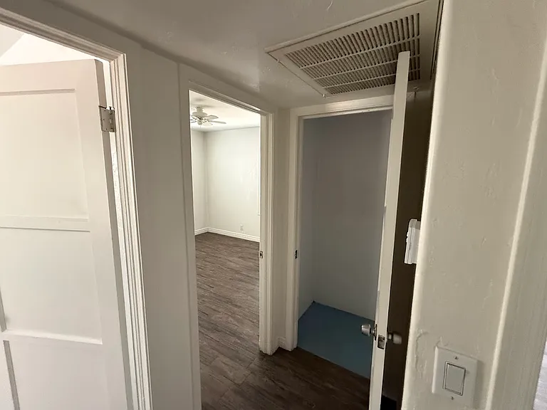 531 E Osborn Rd — Photo 26