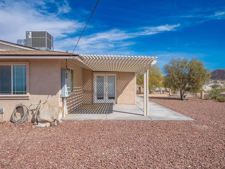 3910 Coral Reef Dr — Photo 45