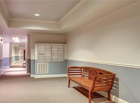 3rd image of 4040 Woodlawn Dr Unit 32
