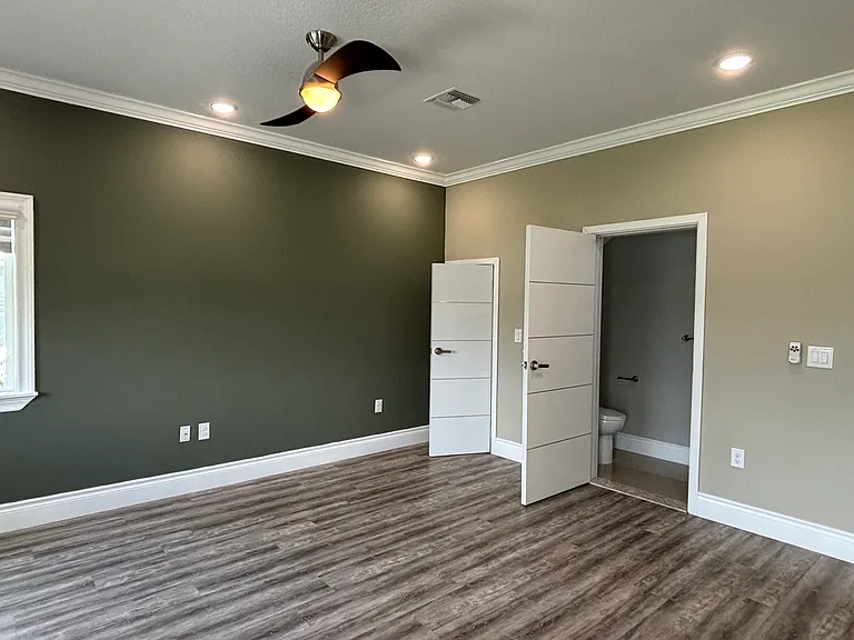 2049 Greenbriar Ter #2049 — Photo 8