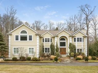 4 Hunting Trl, Armonk, NY 10504