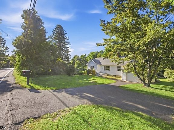 4th image of 205 Glen Rd