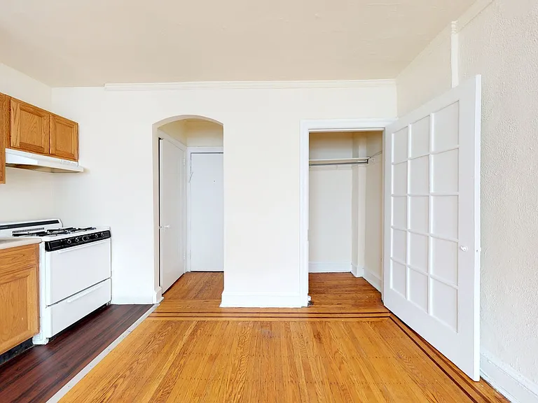 Penn Hall Apartments — Photo 24
