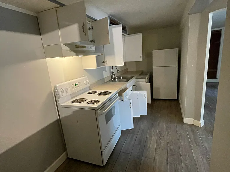 2336 Myra St #B — Photo 11