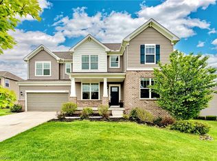 10194 Corbetts Ln, Twinsburg, OH 44087