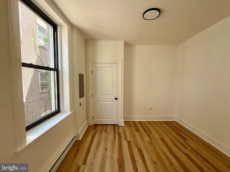 4413 Walnut St #2R — Photo 12
