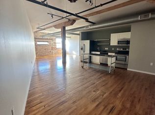 146 S River Ave APT 103, Holland, MI 49423