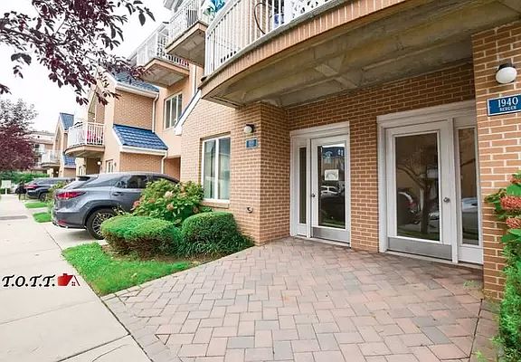 4th image of 1938 Bergen Ave #1E