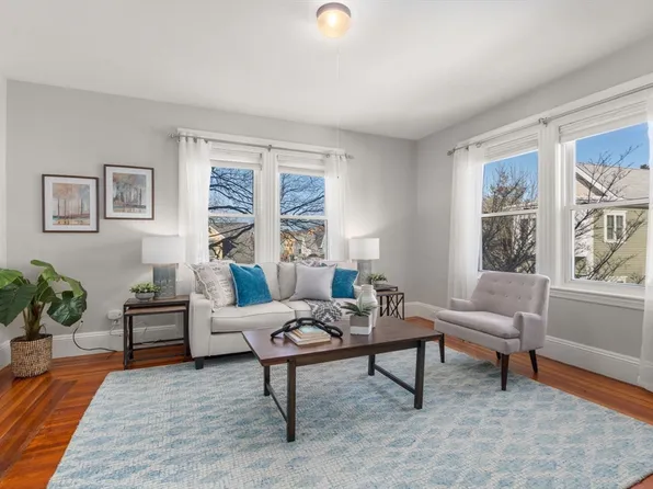 126 Harvey St #2, Cambridge, MA 02140