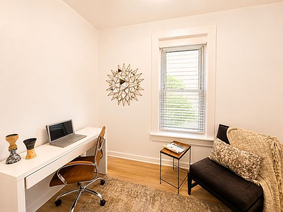 5th image of 706 W 81st St