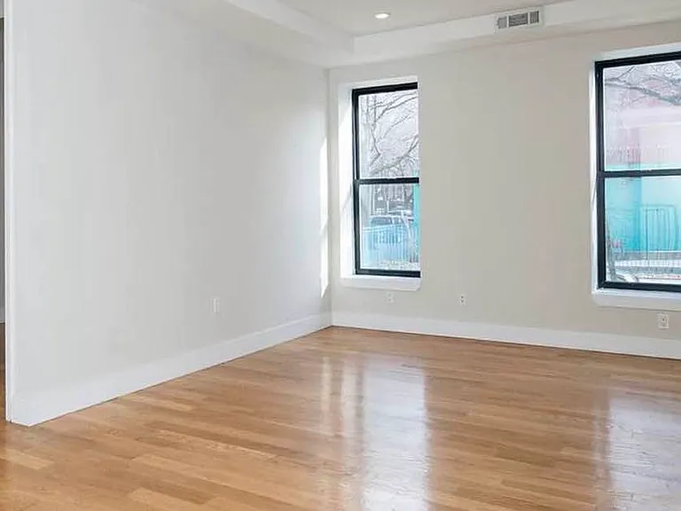 951 Prospect Pl #3R — Photo 3